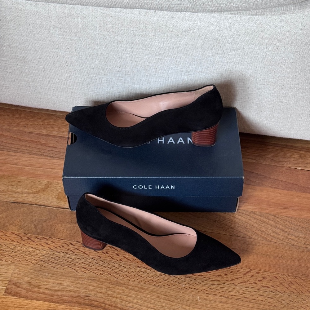 COLE HAAN
Stacked Heel Suede Pumps Size‎ 7B